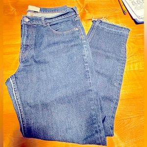 Everlane jeans. Size 32 regular. EUC. Frayed hem. EUC.